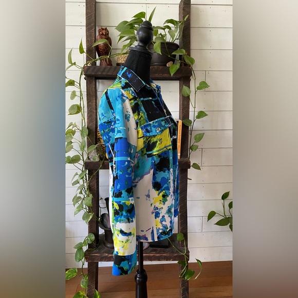 Tracy M: Vibrant Abstract Zip-Up Jacket Shirt with Two Snap Button Front Pockets - Picture 11 of 17